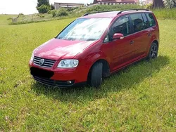 Rot Gebraucht 2005 VW Touran Van / Kleinbus | 4.500 € (Teuer)