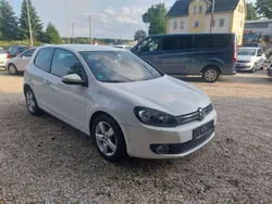 Weiß Gebraucht 2010 VW Golf VI Team Limousine | 2.990 € (Guter Preis)