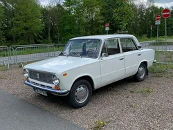 Weiß Gebraucht 1976 Lada 2111 Limousine | 7.000 €
