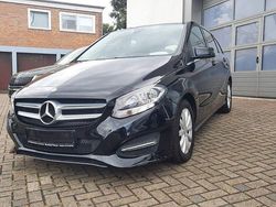 Schwarz Gebraucht 2015 Mercedes B180 Style Van / Kleinbus | 13.590 € (Fairer Preis)