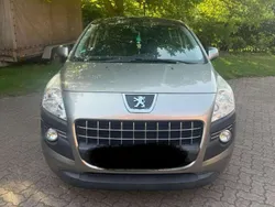Grau Gebraucht 2010 Peugeot 3008 Premium Kombi | 5.999 € (Teuer)
