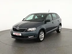 Grau Gebraucht 2018 Skoda Rapid Clever Kombi | 12.990 € (Etwas zu teuer)