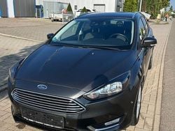 Grau Gebraucht 2016 Ford Focus Kombi | 8.400 € (Fairer Preis)