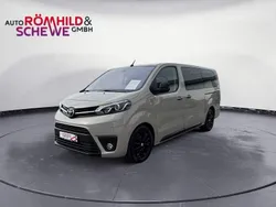 Sandstein metallic Gebraucht 2022 Toyota Proace Verso Edition Kombi | 39.990 € (Teuer)