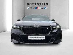 Black sapphire Gebraucht 2023 BMW i5 M Sport Limousine | 64.290 € (Fairer Preis)