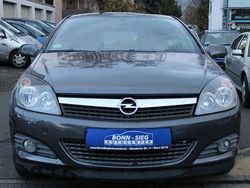 Grau Gebraucht 2009 Opel Astra GTC Limousine | 4.900 € (Fairer Preis)