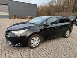 Schwarz Gebraucht 2016 Toyota Avensis Sport Limousine | 8.200 € (Guter Preis)