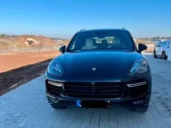 Schwarz Gebraucht 2017 Porsche Cayenne Turbo SUV | 47.500 € (Teuer)