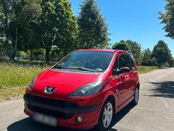 Rot Gebraucht 2009 Peugeot 1007 Kleinwagen | 2.500 €