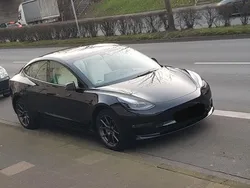Schwarz Gebraucht 2021 Tesla Model 3 Long Range Limousine | 27.990 € (Fairer Preis)