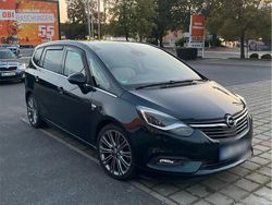 Grün Gebraucht 2016 Opel Zafira OPC Van / Kleinbus | 13.900 € (Fairer Preis)
