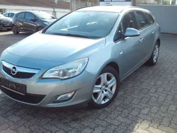Silber Gebraucht 2011 Opel Astra Edition Limousine | 2.000 € (Superpreis)
