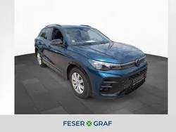 Nightshade blue metallic Gebraucht 2024 VW Tiguan R-line SUV | 38.550 € (Fairer Preis)