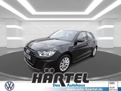 Mythosschwarz (black), metallic Gebraucht 2024 Audi A1 Sportback S-Line Kleinwagen | 24.300 € (Guter Preis)