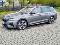Grau Gebraucht 2025 Skoda Octavia RS Kombi | 37.300 € (Guter Preis)