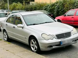 Grau Gebraucht 2001 Mercedes C220 Limousine | 1.100 € (Fairer Preis)