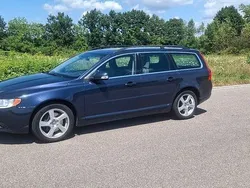 Blau Gebraucht 2011 Volvo V70 Momentum Kombi | 8.250 € (Fairer Preis)