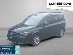 Loparitschwarz Gebraucht 2024 Mercedes 180 Edition Limousine | 34.450 € (Teuer)