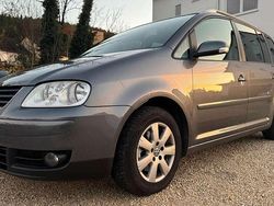 Grau Gebraucht 2008 VW Touran Van / Kleinbus | 4.999 € (Fairer Preis)
