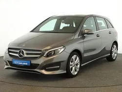 Mountaingrau met. Gebraucht 2018 Mercedes B200 Style Van / Kleinbus | 17.880 €