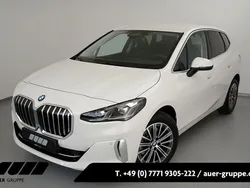 Weiß Gebraucht 2024 BMW 218 Active Tourer Luxury Line Van / Kleinbus | 37.590 € (Etwas zu teuer)
