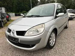 Grau Gebraucht 2007 Renault Scénic II Avantage Van / Kleinbus | 2.950 € (Etwas zu teuer)