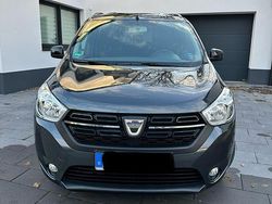 Grau Gebraucht 2021 Dacia Lodgy Van / Kleinbus | 14.100 € (Fairer Preis)