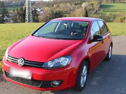 Rot Gebraucht 2012 VW Golf VI Match Limousine | 7.555 € (Etwas zu teuer)