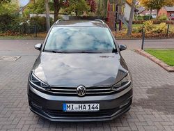 Grau Gebraucht 2017 VW Touran Sound Van / Kleinbus | 20.000 € (Guter Preis)