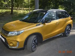 Gold Gebraucht 2021 Suzuki Vitara Comfort+ SUV | 16.499 € (Fairer Preis)
