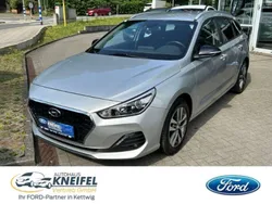 Mic (silber Gebraucht 2019 Hyundai i30 YES! Kombi | 16.550 € (Fairer Preis)