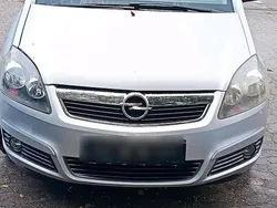 Silber Gebraucht 2007 Opel Zafira Van / Kleinbus | 2.200 € (Fairer Preis)