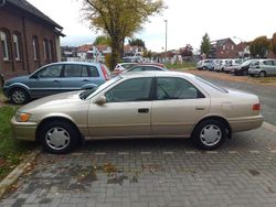 Beige Gebraucht 1999 Toyota Camry Limousine | 1.701 € (Fairer Preis)