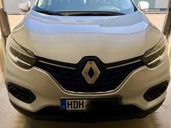 Grau Gebraucht 2021 Renault Kadjar Zen SUV | 15.800 € (Guter Preis)