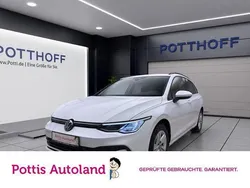 Weiss Gebraucht 2023 VW Golf VIII Life Kombi | 21.997 € (Guter Preis)