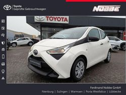 Weiß Gebraucht 2018 Toyota Aygo Business Edition Kleinwagen | 6.890 € (Fairer Preis)