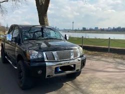 Schwarz Gebraucht 2004 Nissan Titan Abholung | 9.500 €