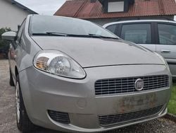 Grau Gebraucht 2009 Fiat Grande Punto Dynamic Kleinwagen | 1.995 € (Etwas zu teuer)