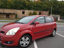Rot Gebraucht 2008 Toyota Corolla Verso Edition Van / Kleinbus | 3.999 € (Fairer Preis)
