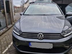 Grau Gebraucht 2017 VW Golf Sportsvan Comfortline Van / Kleinbus | 8.300 € (Superpreis)