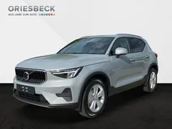 Vapour grey / Gebraucht 2023 Volvo XC40 Core SUV | 31.480 € (Fairer Preis)