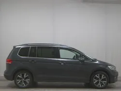 Grau Gebraucht 2020 VW Touran Highline Van / Kleinbus | 15.490 € (Superpreis)