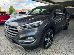 Grau Gebraucht 2017 Hyundai Tucson Advantage SUV | 18.250 € (Fairer Preis)