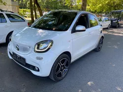 Weiß Gebraucht 2018 Smart ForFour Limousine | 6.990 € (Guter Preis)