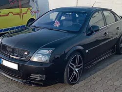 Schwarz Gebraucht 2003 Opel Vectra GTS Limousine | 2.500 € (Fairer Preis)