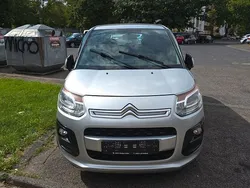 Grau Gebraucht 2015 Citroën C3 Picasso SELECTION Van / Kleinbus | 3.500 € (Fairer Preis)