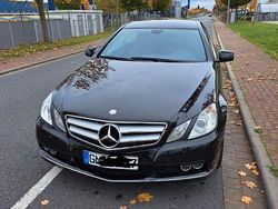 Schwarz Gebraucht 2010 Mercedes E200 Coupé | 8.000 € (Guter Preis)
