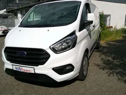 Frostweiß Gebraucht 2023 Ford Transit Custom Trend Van / Kleinbus | 25.950 €