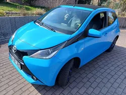 Blau Gebraucht 2017 Toyota Aygo X-wave Kleinwagen | 9.999 € (Etwas zu teuer)