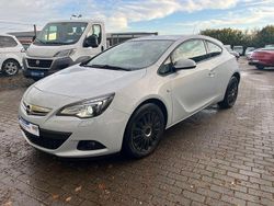 Weiß Gebraucht 2012 Opel Astra GTC Edition Limousine | 4.490 € (Guter Preis)